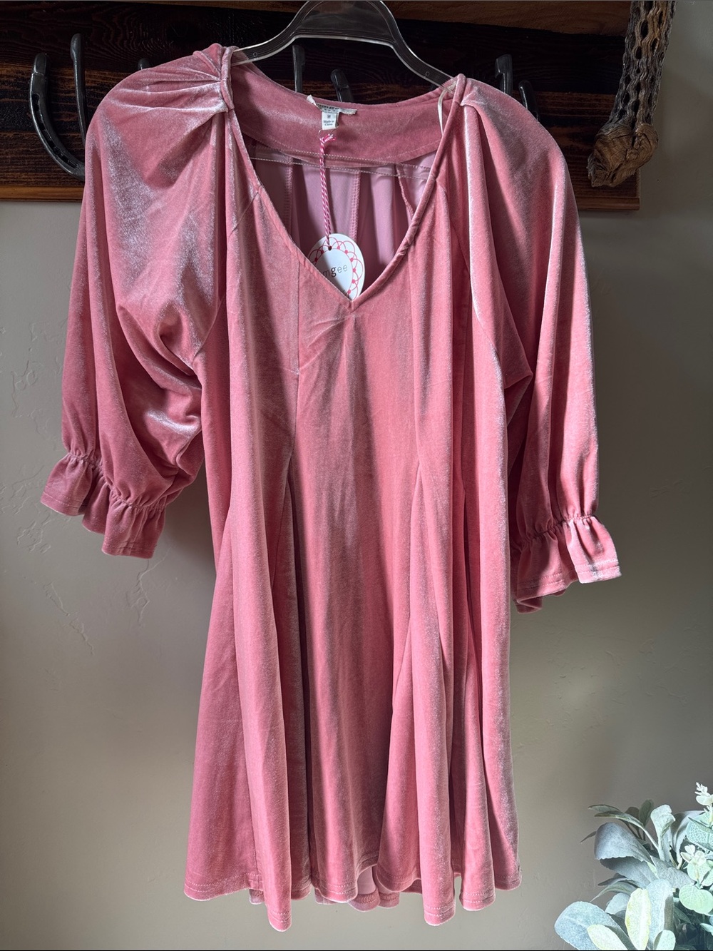 Umgee Rose Pink Velvet V-Neck Tunic with Puff Sleeves